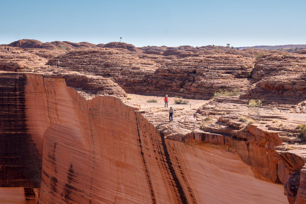 Walkers near the edge of the north rim, Leica CL and 55-135mm lens